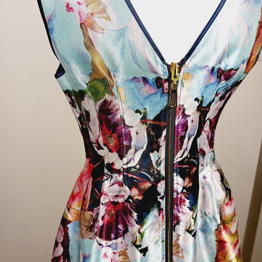 Nicole Miller Reversible Satin Dress SZ 8, Floral and Navy, Full Length Back Zip - Picture 9 of 16